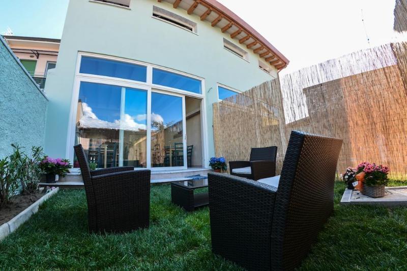 B&B Residenza Marina Marina Di Carrara Exterior photo