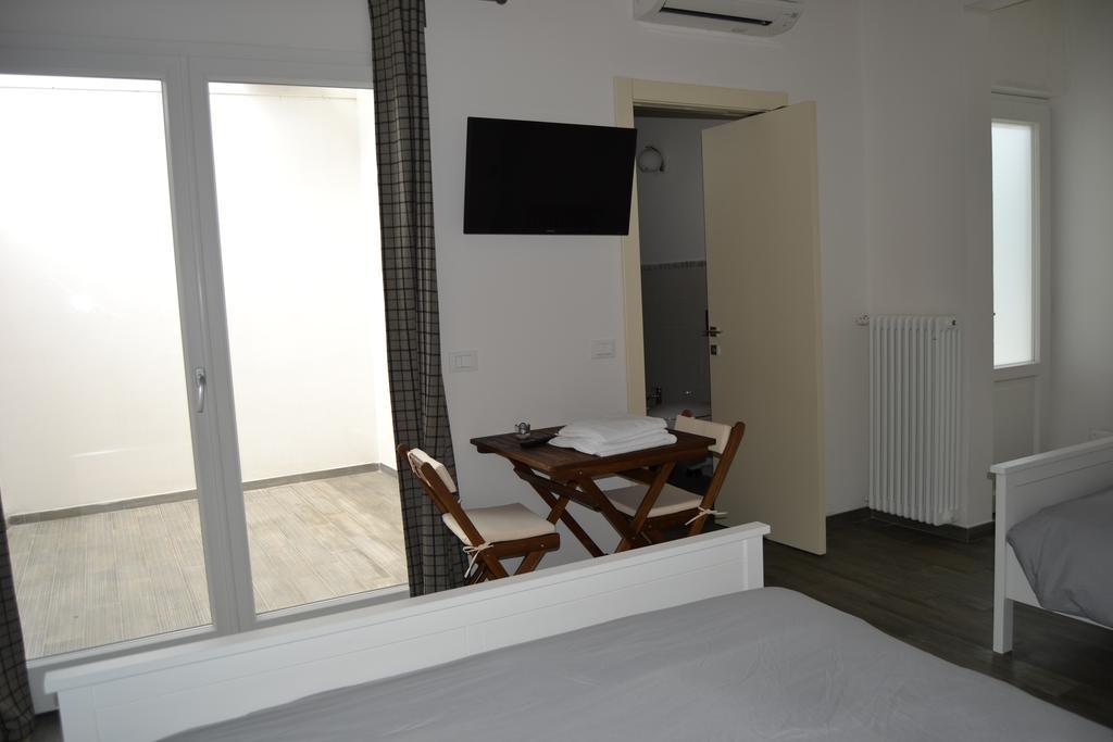 B&B Residenza Marina Marina Di Carrara Exterior photo