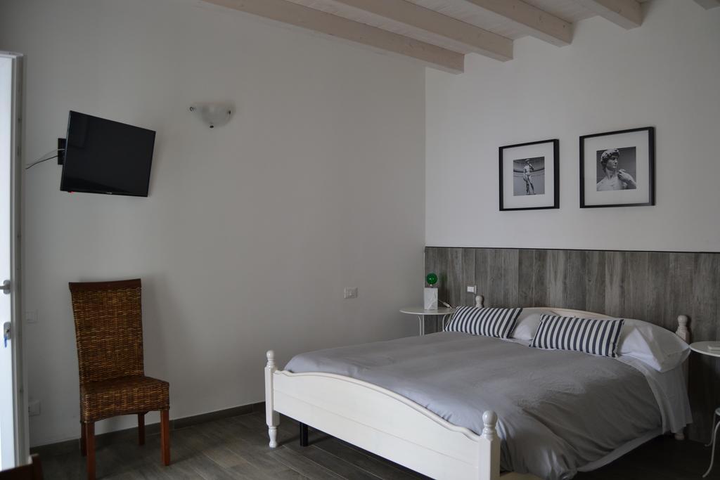 B&B Residenza Marina Marina Di Carrara Exterior photo
